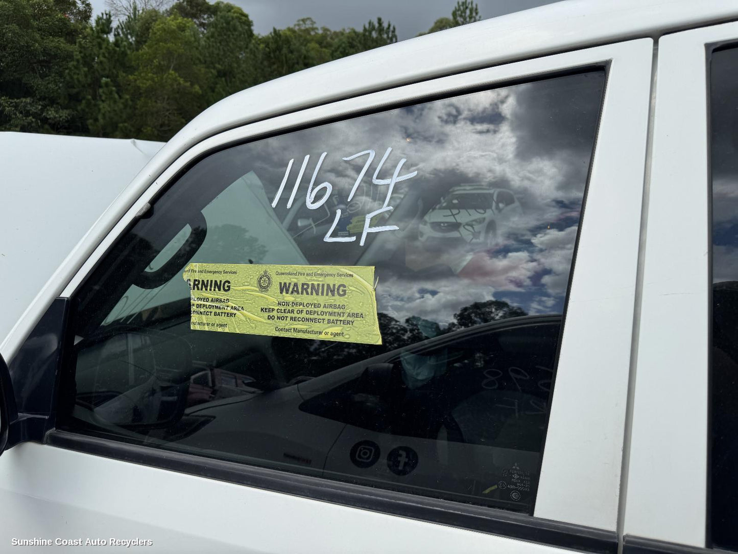 2002 Mitsubishi Pajero Left Front Door Window