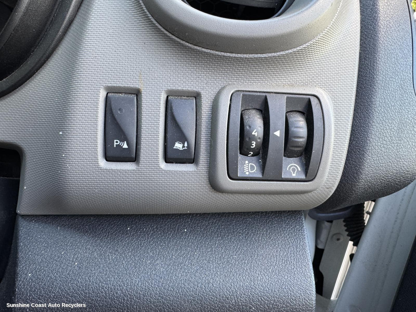 2016 Renault Trafic Misc Switch Relay