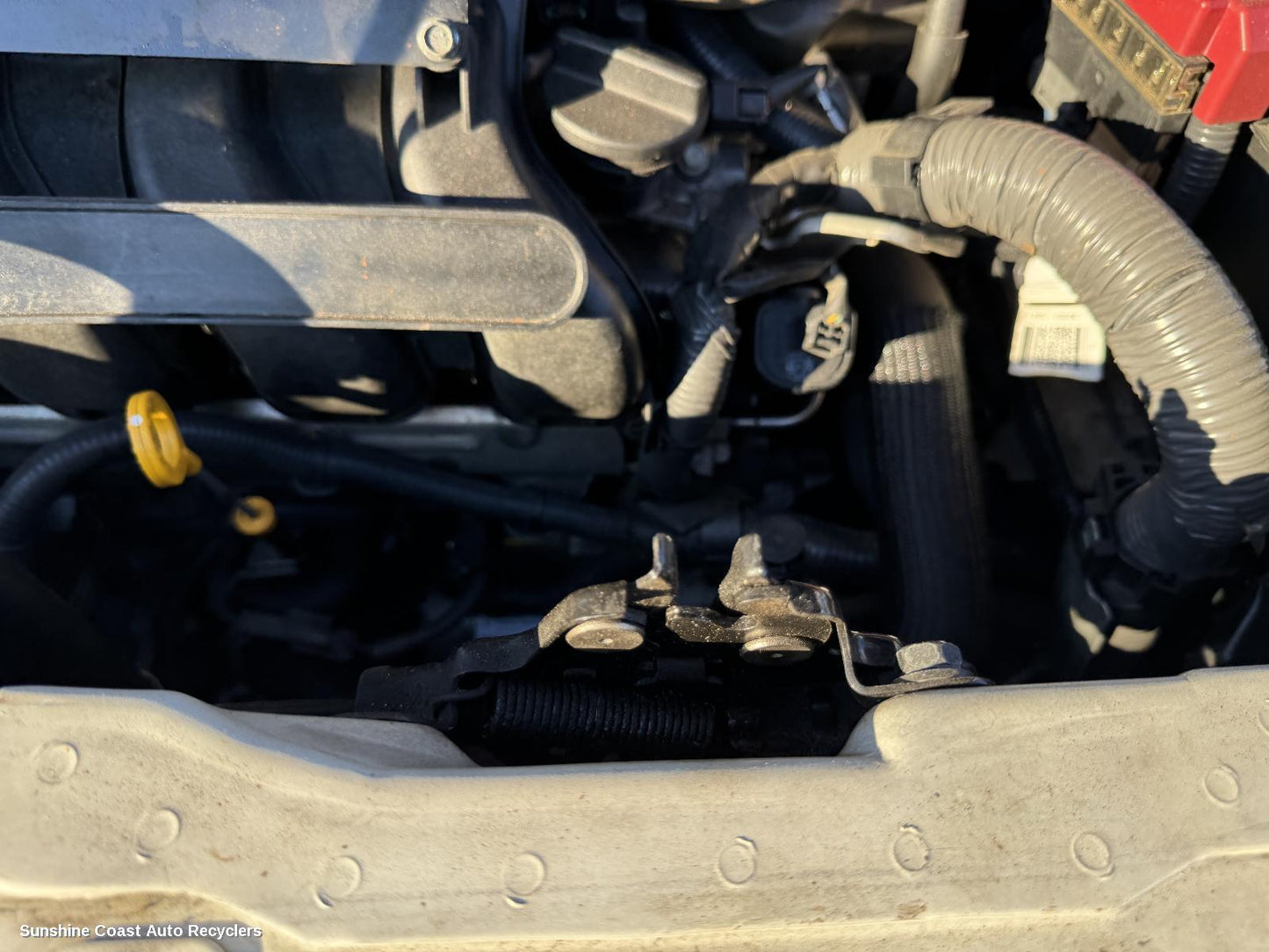 2015 Nissan Qashqai Bonnet Lock Support