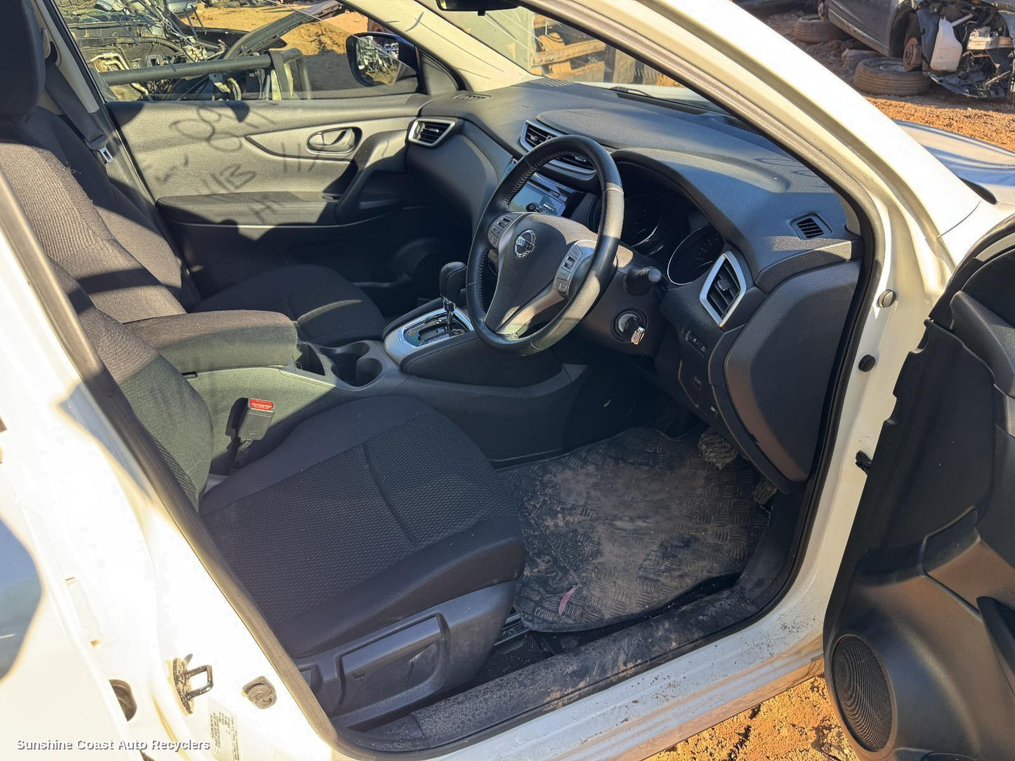 2015 Nissan Qashqai Right Front Window Reg Motor