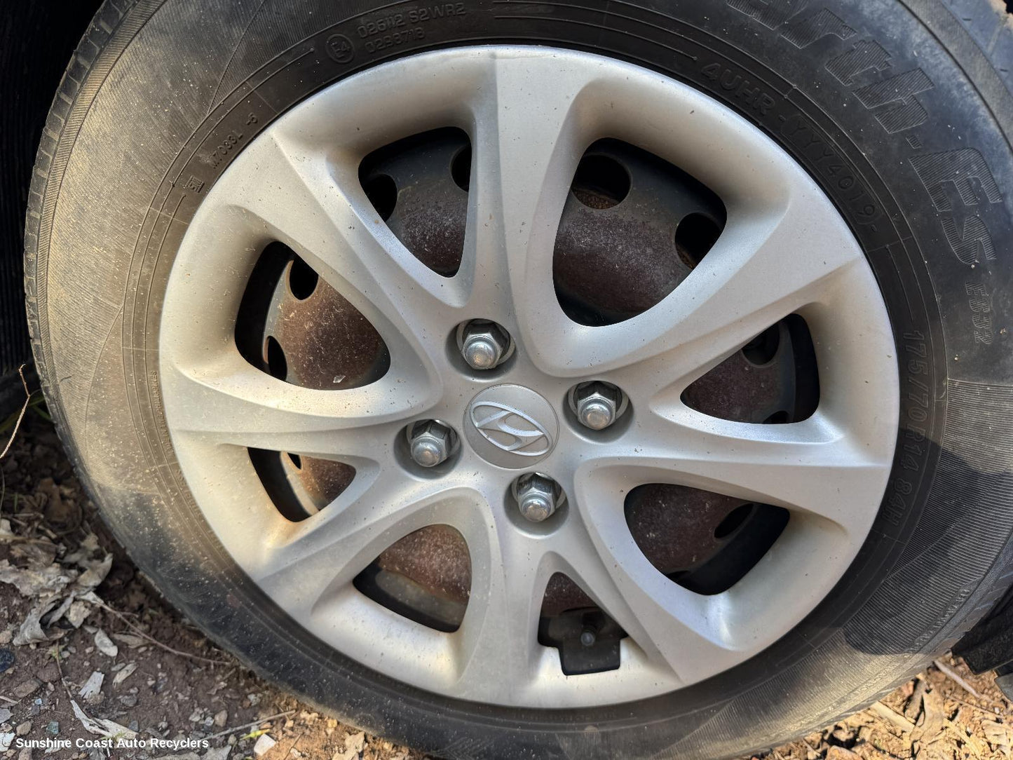 2014 Hyundai Accent Left Front Hub Assembly