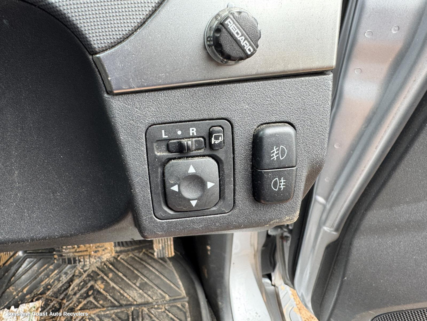 2014 Mitsubishi Pajero Misc Switch Relay