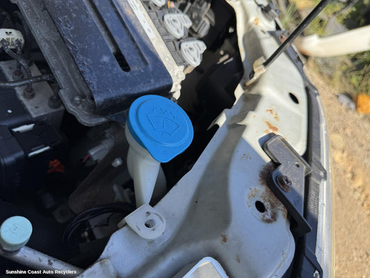 2007 Suzuki Vitara Washer Bottle