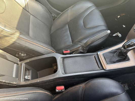 2015 Volvo S40 Console