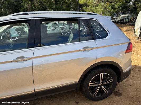 2022 Volkswagen Tiguan Left Rear 1 4 Door Glass