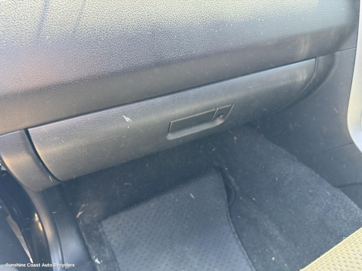 2008 Suzuki Vitara Glove Box