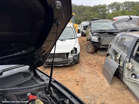 2016 Volkswagen Touareg Bonnet Hinge Strut