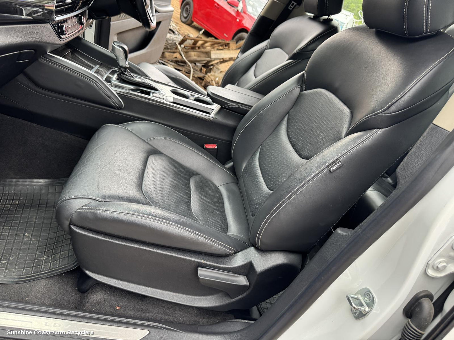 2022 Ldv D90 Front Seat