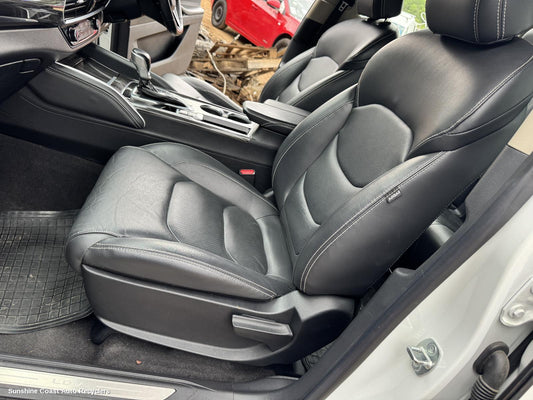 2022 Ldv D90 Front Seat