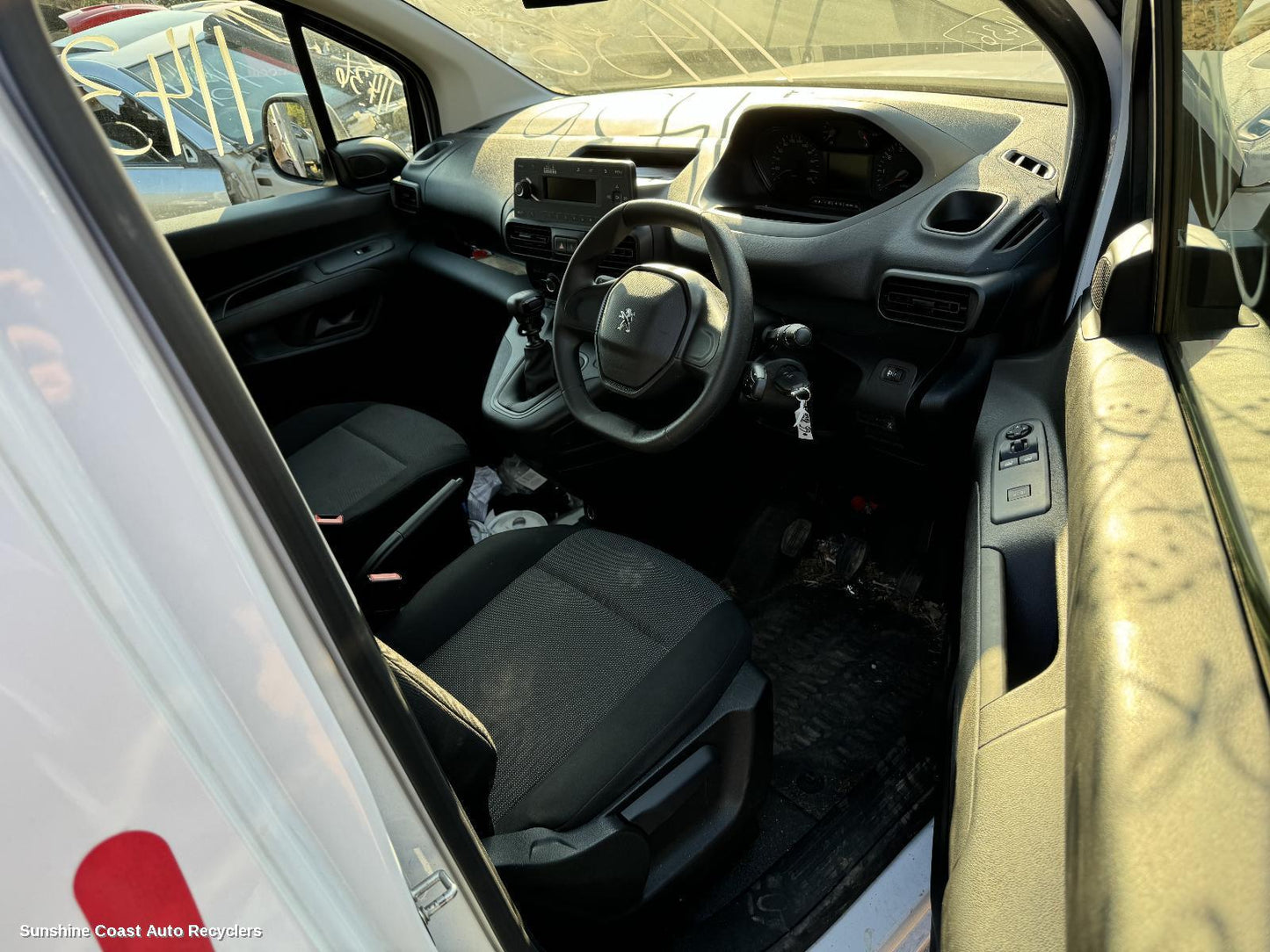 2023 Peugeot Partner Headrest