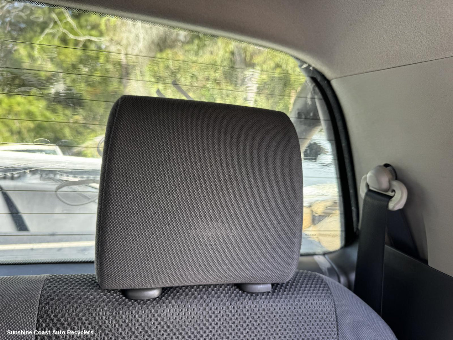 2010 Nissan Navara Headrest