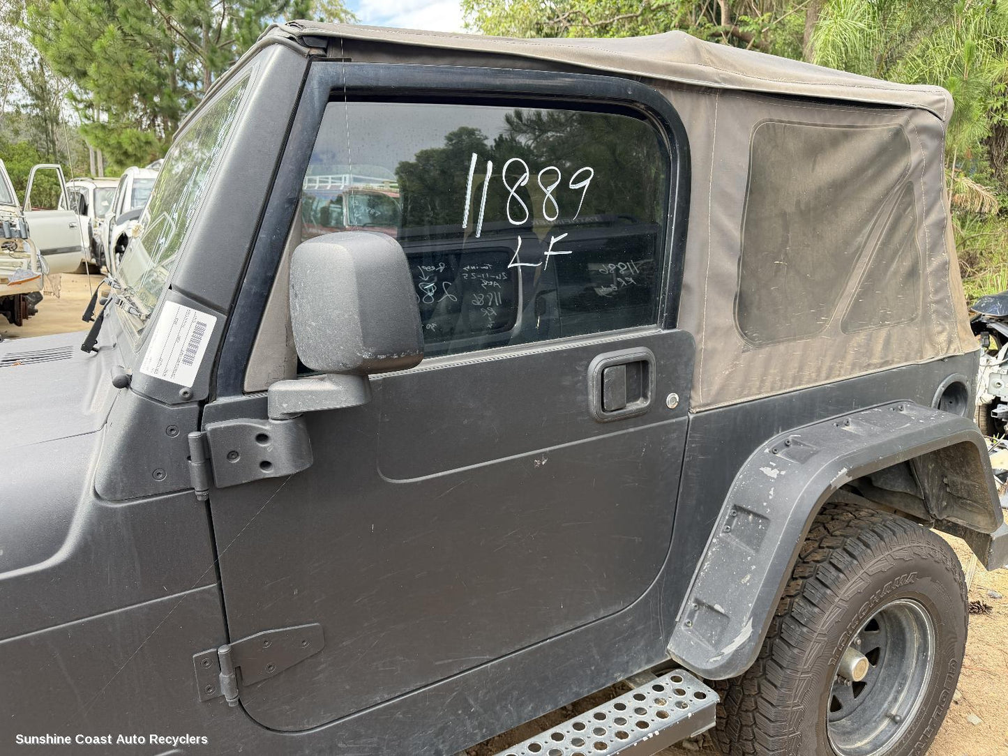 2003 Jeep Wrangler Left Front Door