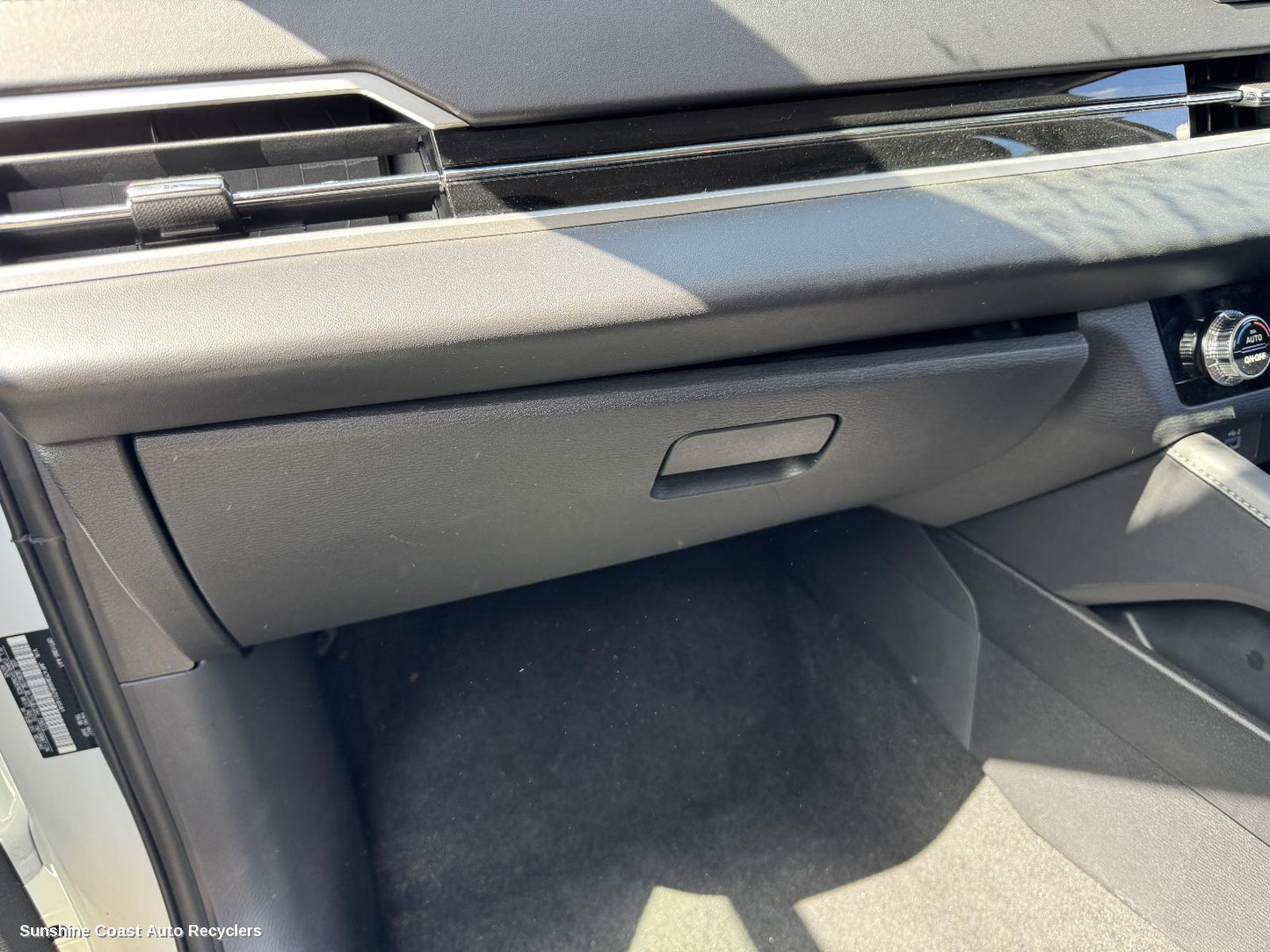 2024 Mitsubishi Outlander Glove Box