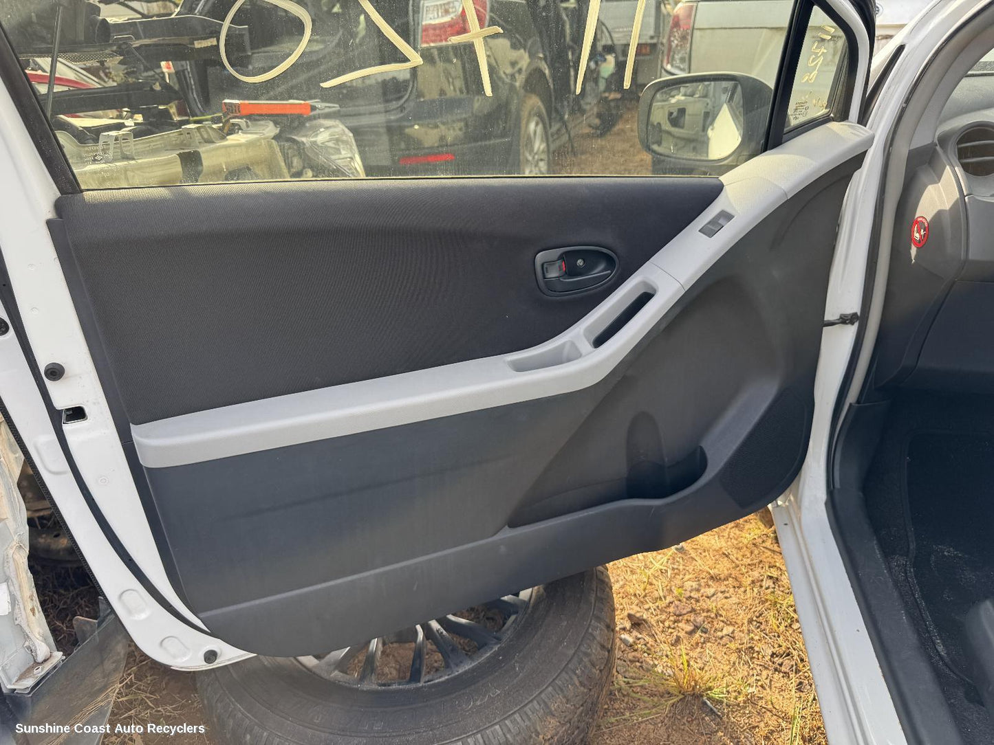 2006 Toyota Yaris Left Front Window Reg Motor