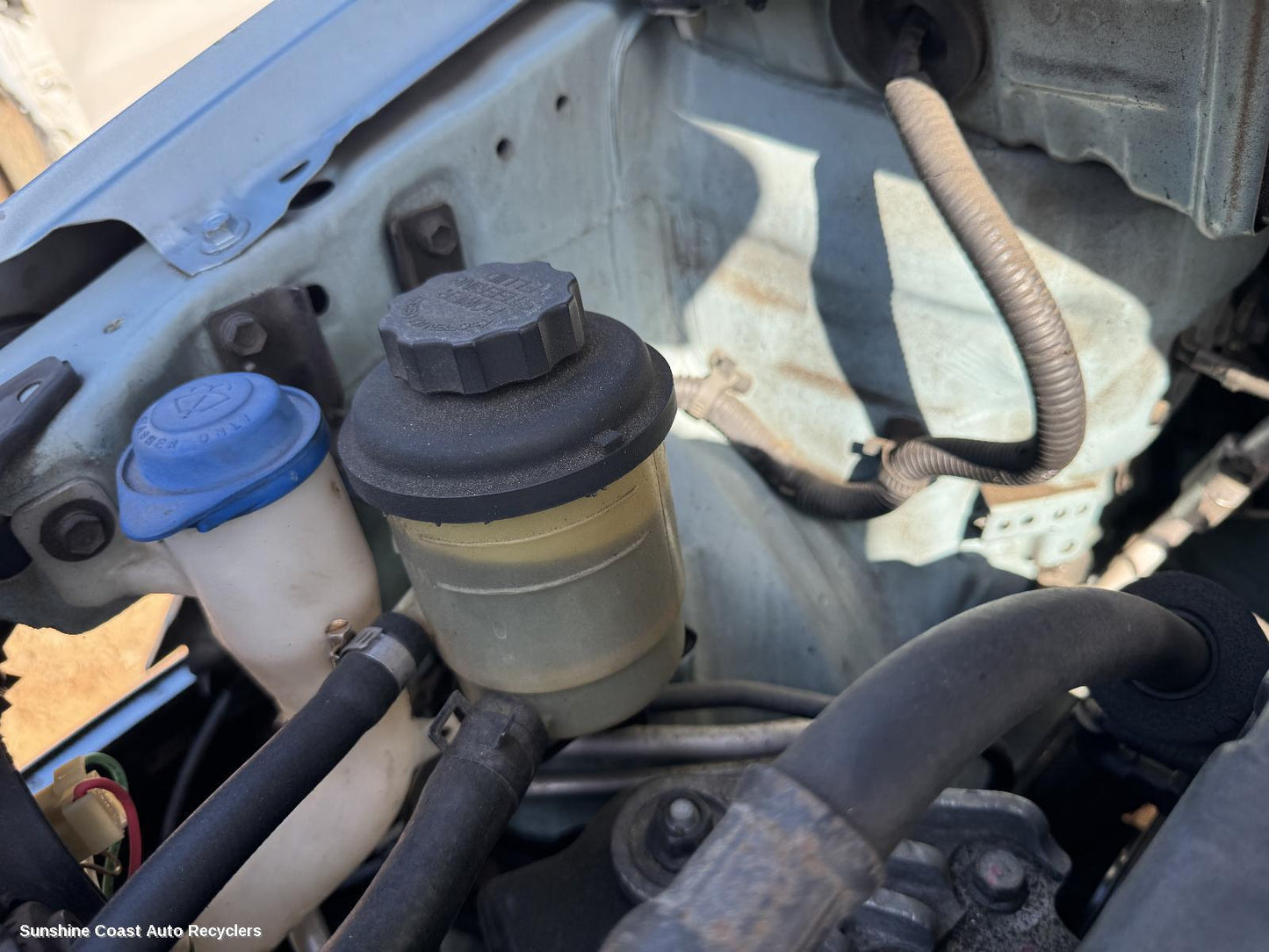 2010 Hyundai Getz Washer Bottle