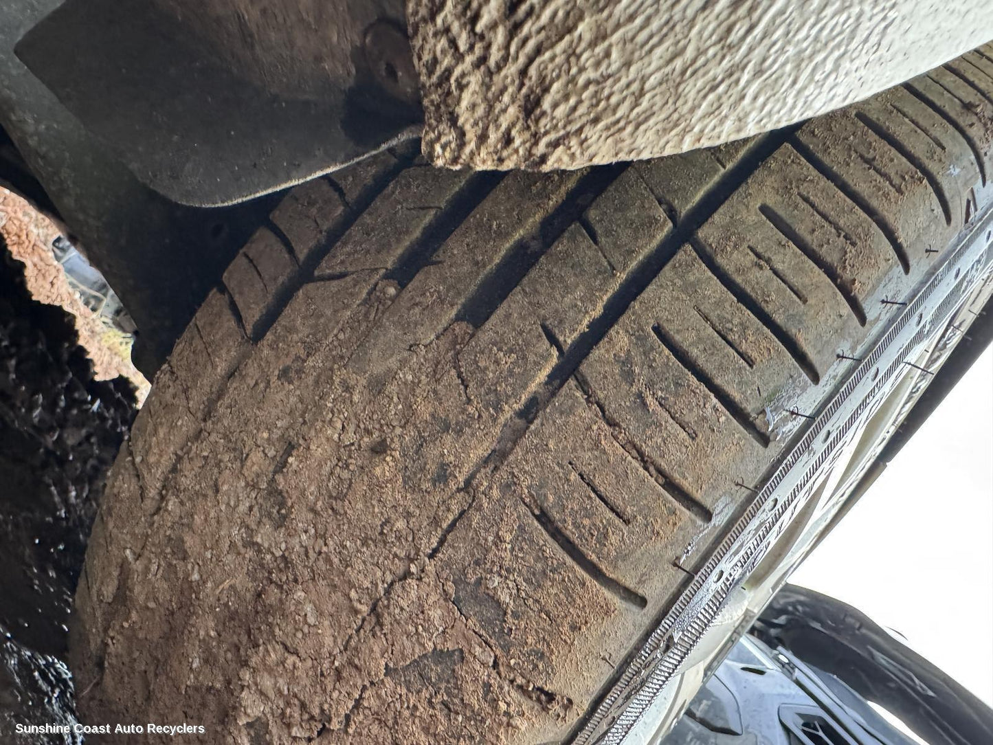 2010 Volkswagen Golf Tyre