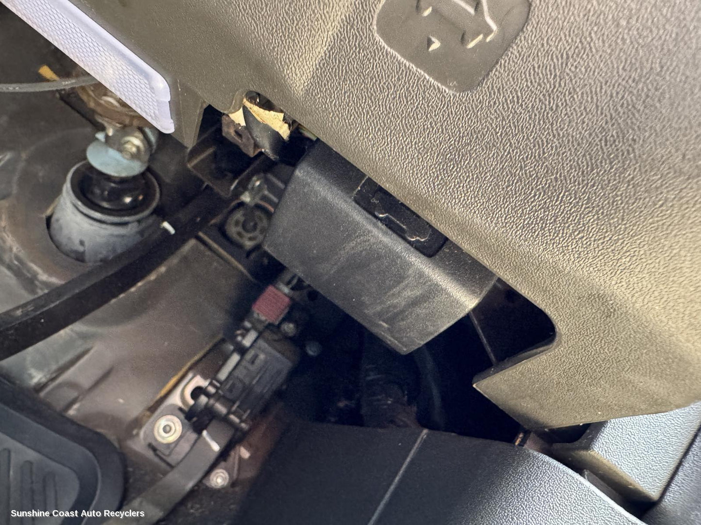 2012 Nissan Pathfinder Bonnet Release