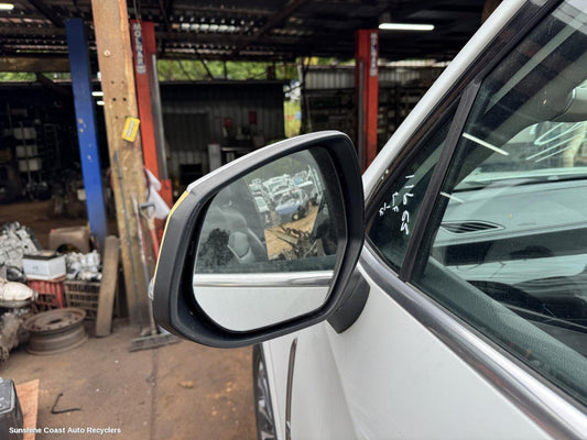 2022 Ldv D90 Left Front 1 4 Door Glass