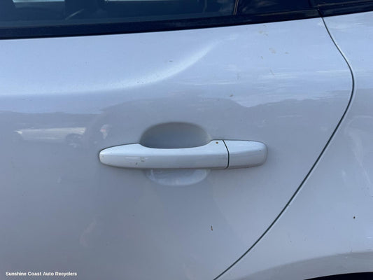 2015 Volvo S40 Door Handle