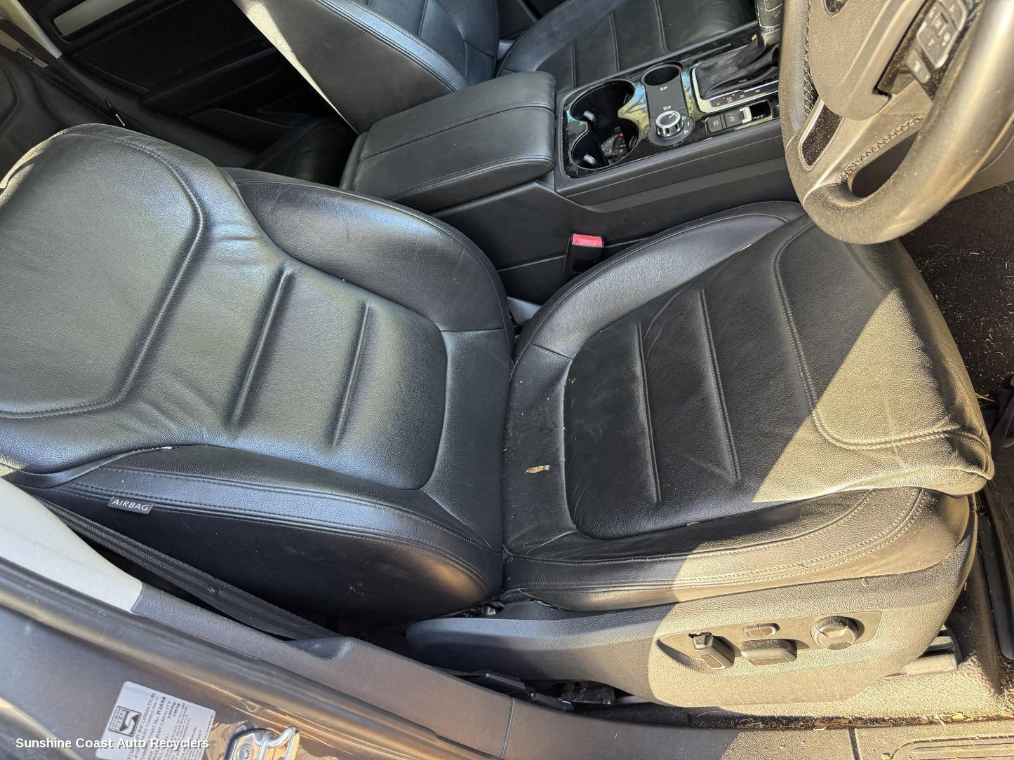2012 Volkswagen Touareg Front Seat