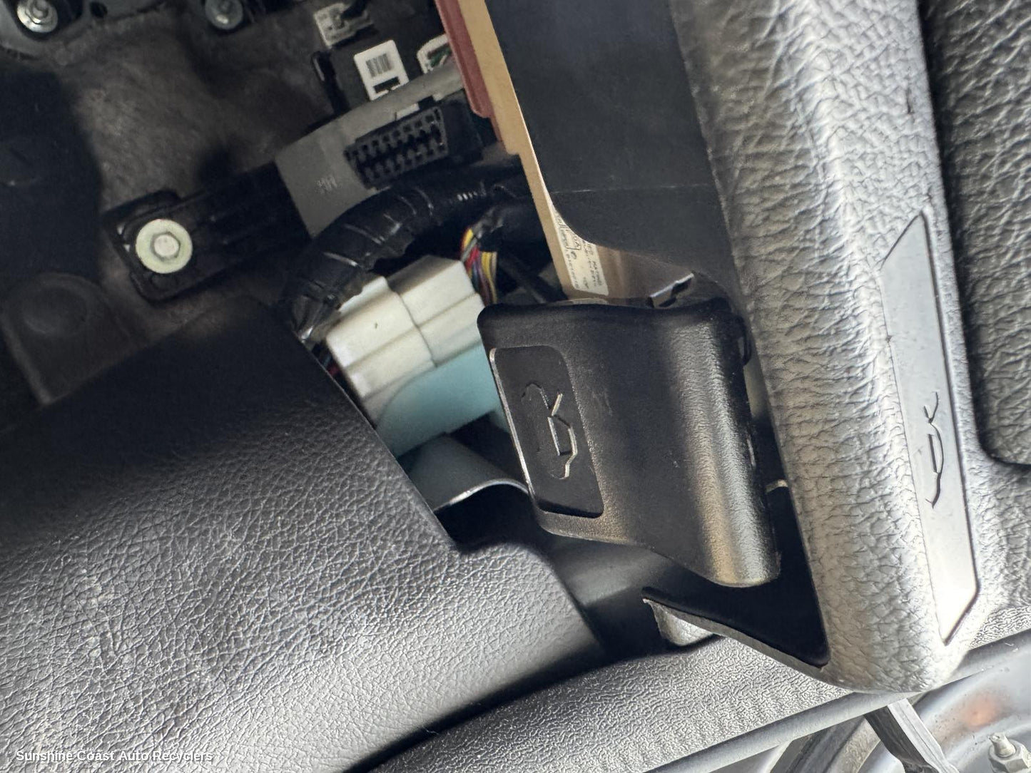 2012 Subaru Xv Bonnet Release