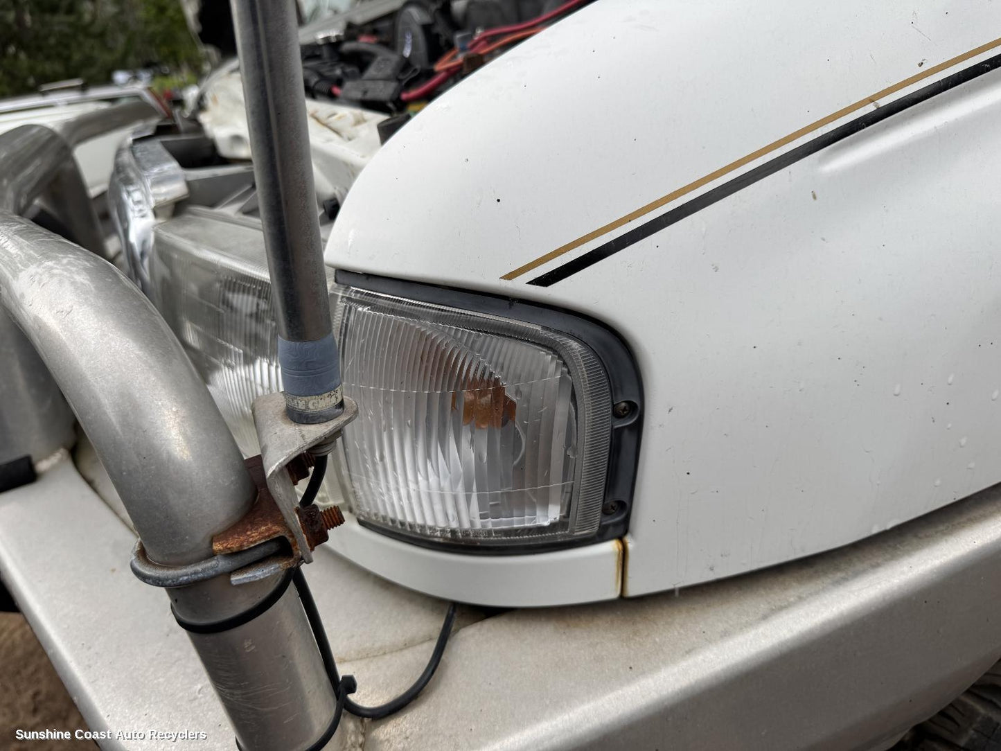 2001 Mazda Bravo Left Indicator Fog Side