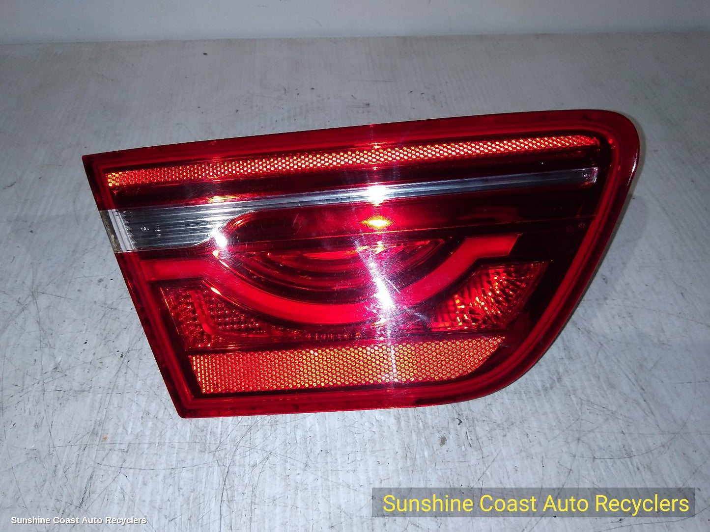 2015 Jaguar Xe Rear Garnish