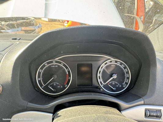 2011 Skoda Octavia Instrument Cluster
