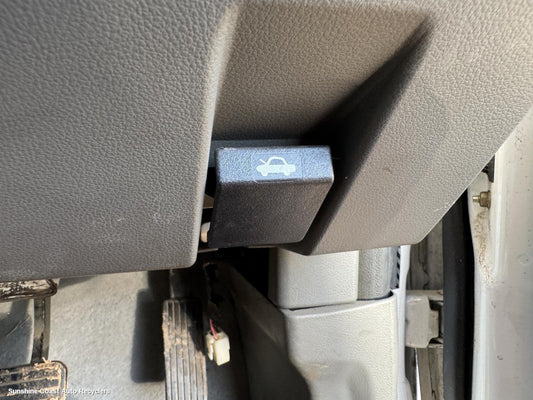 2012 Great Wall V200/v240 Bonnet Release