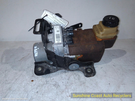 2016 Nissan Pathfinder Steering Pump