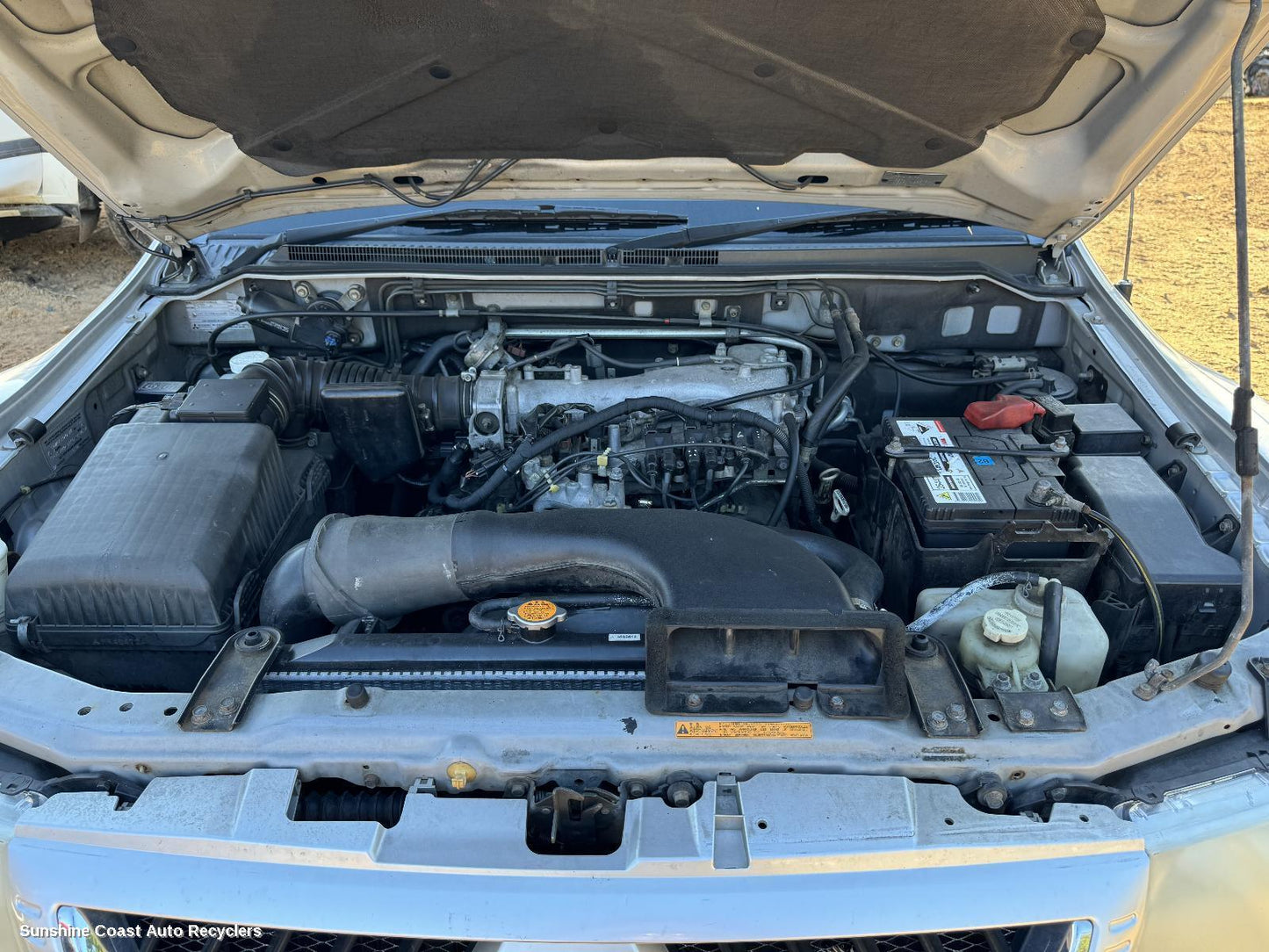 2003 Mitsubishi Pajero Console