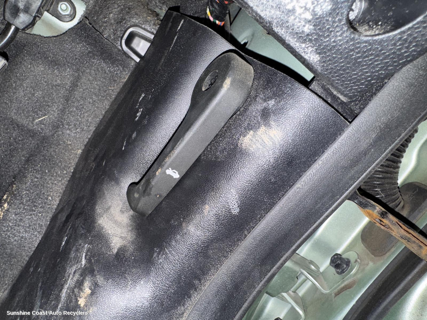 2010 Hyundai Ix35 Bonnet Release