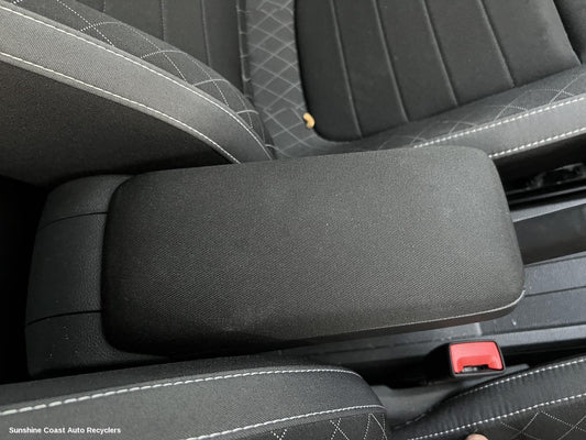 2021 Skoda Fabia Console