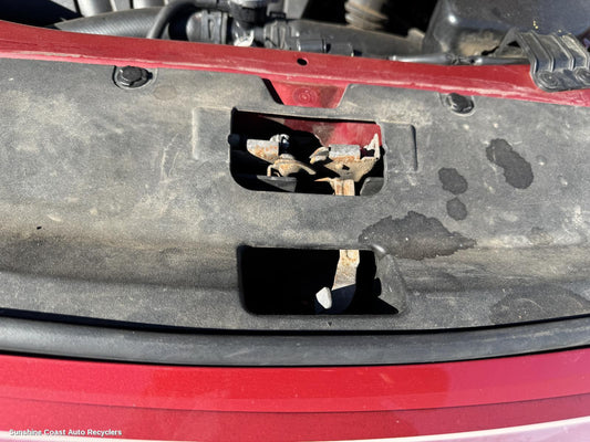 2010 Mitsubishi Outlander Bonnet Lock Support