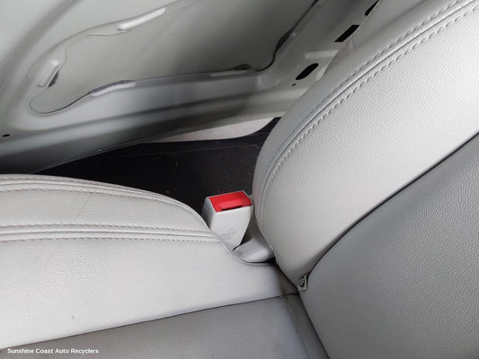 2021 Ldv G10 Seatbelt Stalk