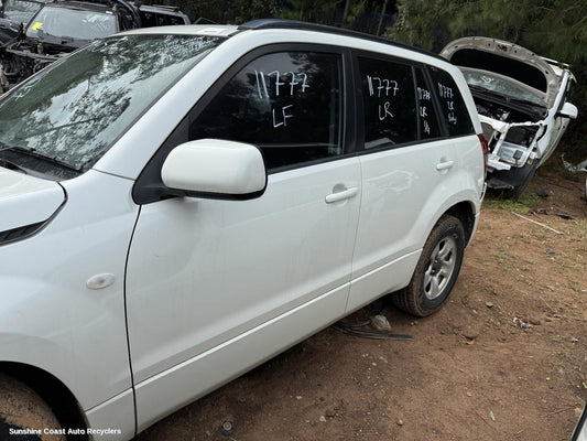 2014 Suzuki Vitara Door Handle