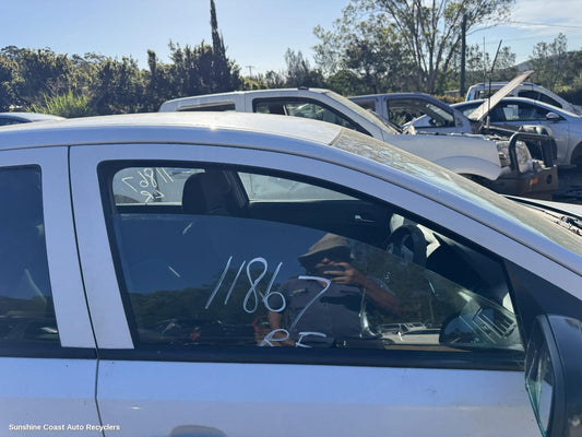 2005 Holden Astra Right Front Door Window