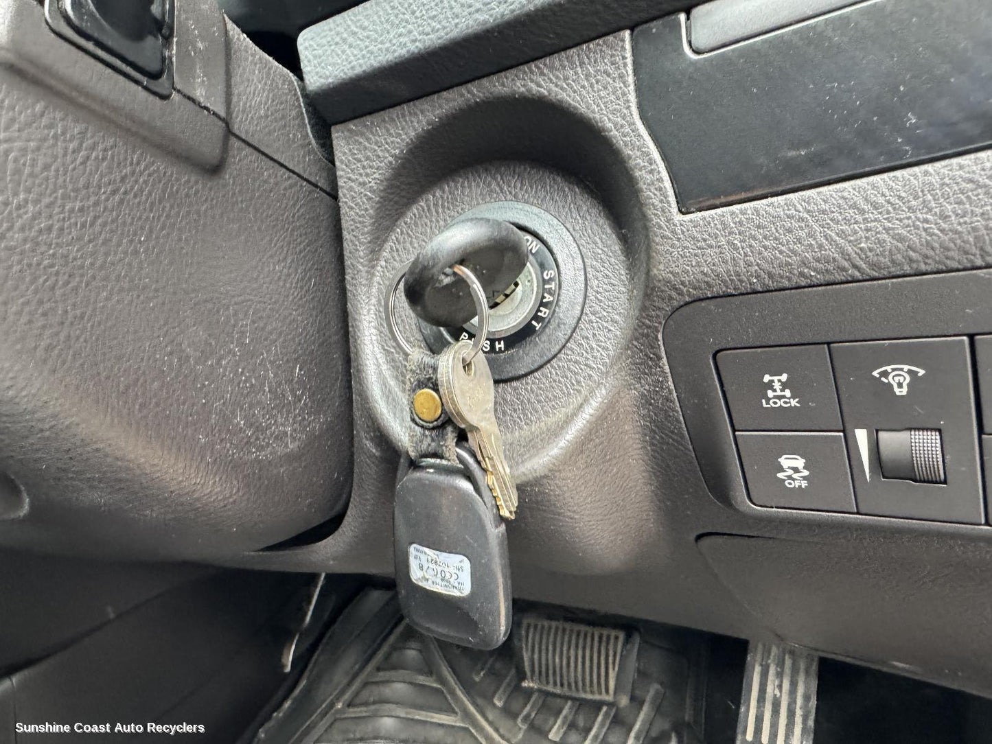 2011 Hyundai Santa Fe Ignition W  Key