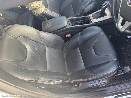 2015 Volvo S40 Front Seat