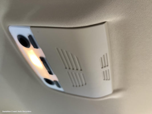 2010 Bmw 3 Series Courtesy Light