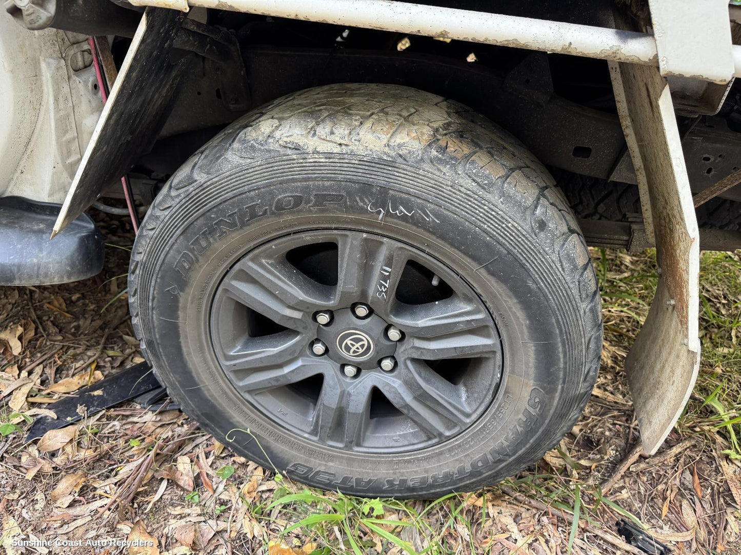 2019 Toyota Hilux Left Front Hub Assembly