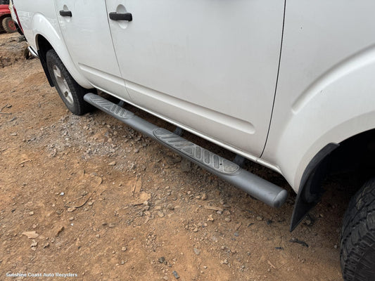 2009 Nissan Navara Side Step Skirt