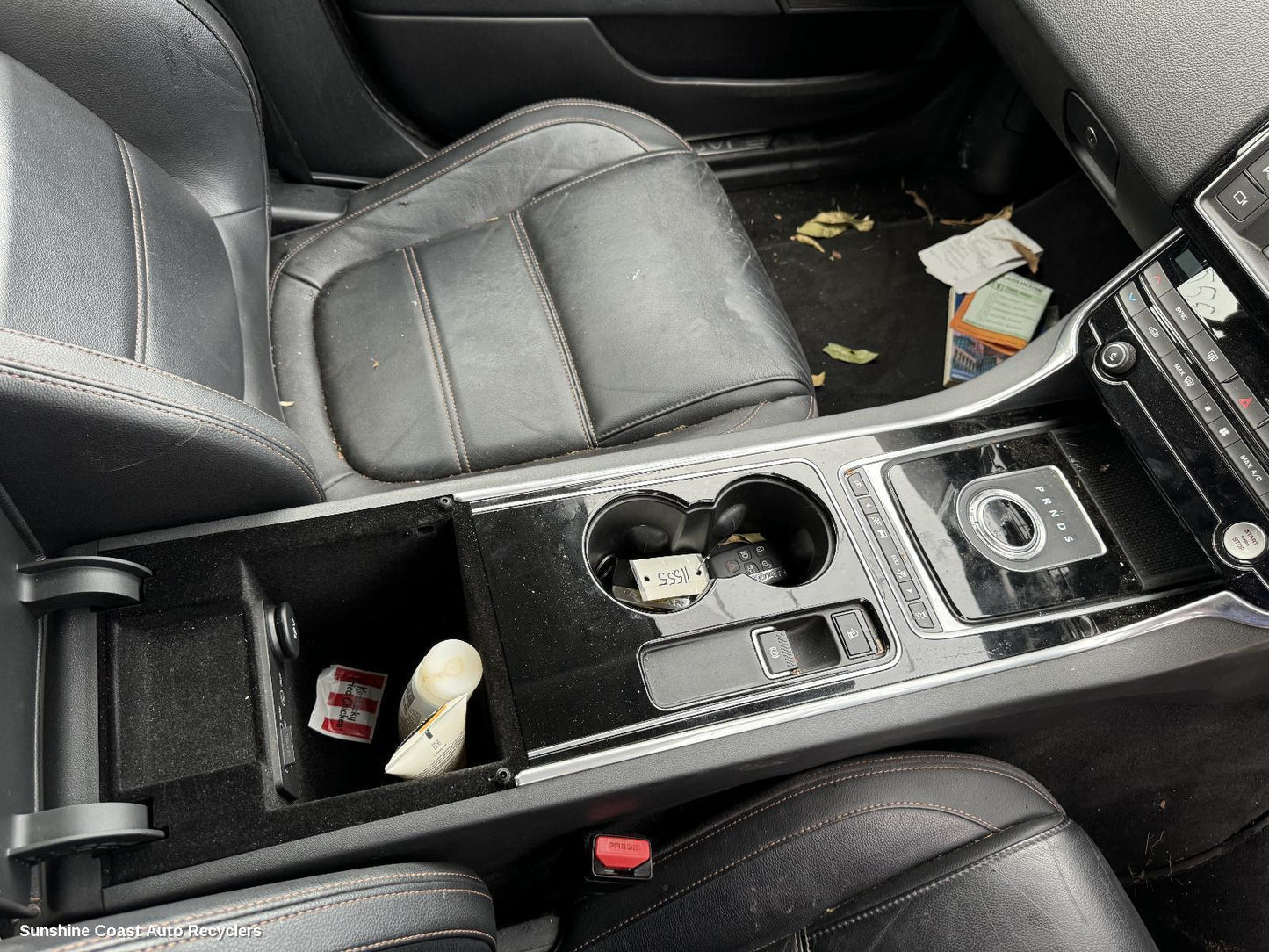 2015 Jaguar Xe Console