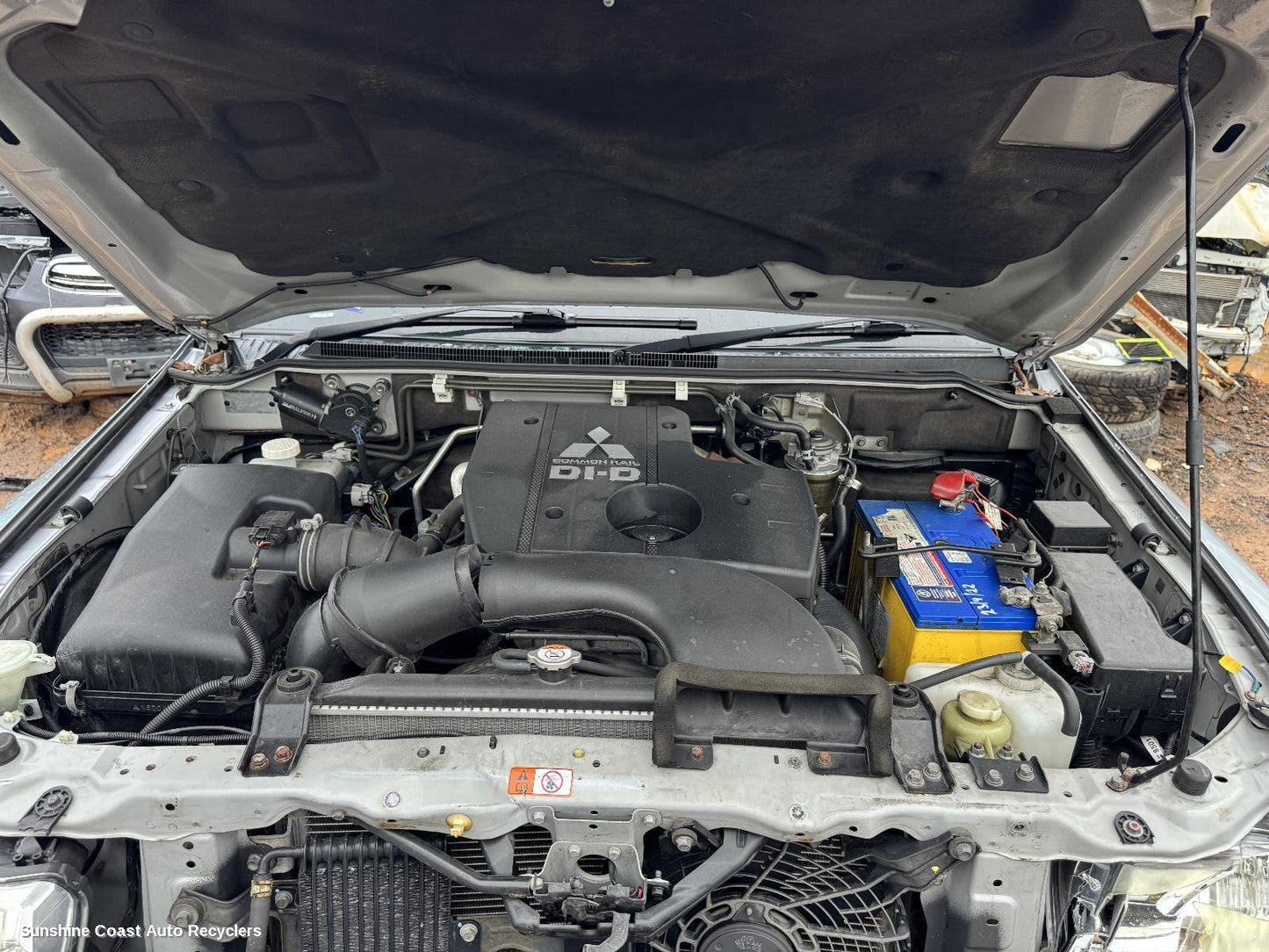 2014 Mitsubishi Pajero Carpet