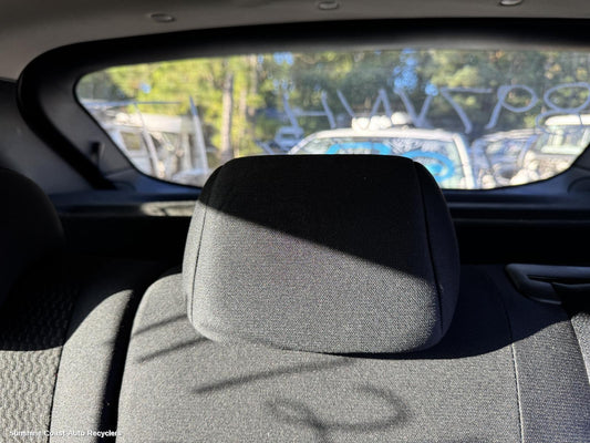 2015 Nissan Qashqai Headrest