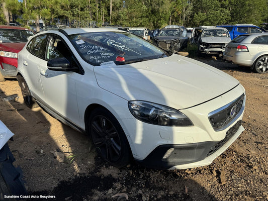 2015 Volvo S40 Right Headlamp