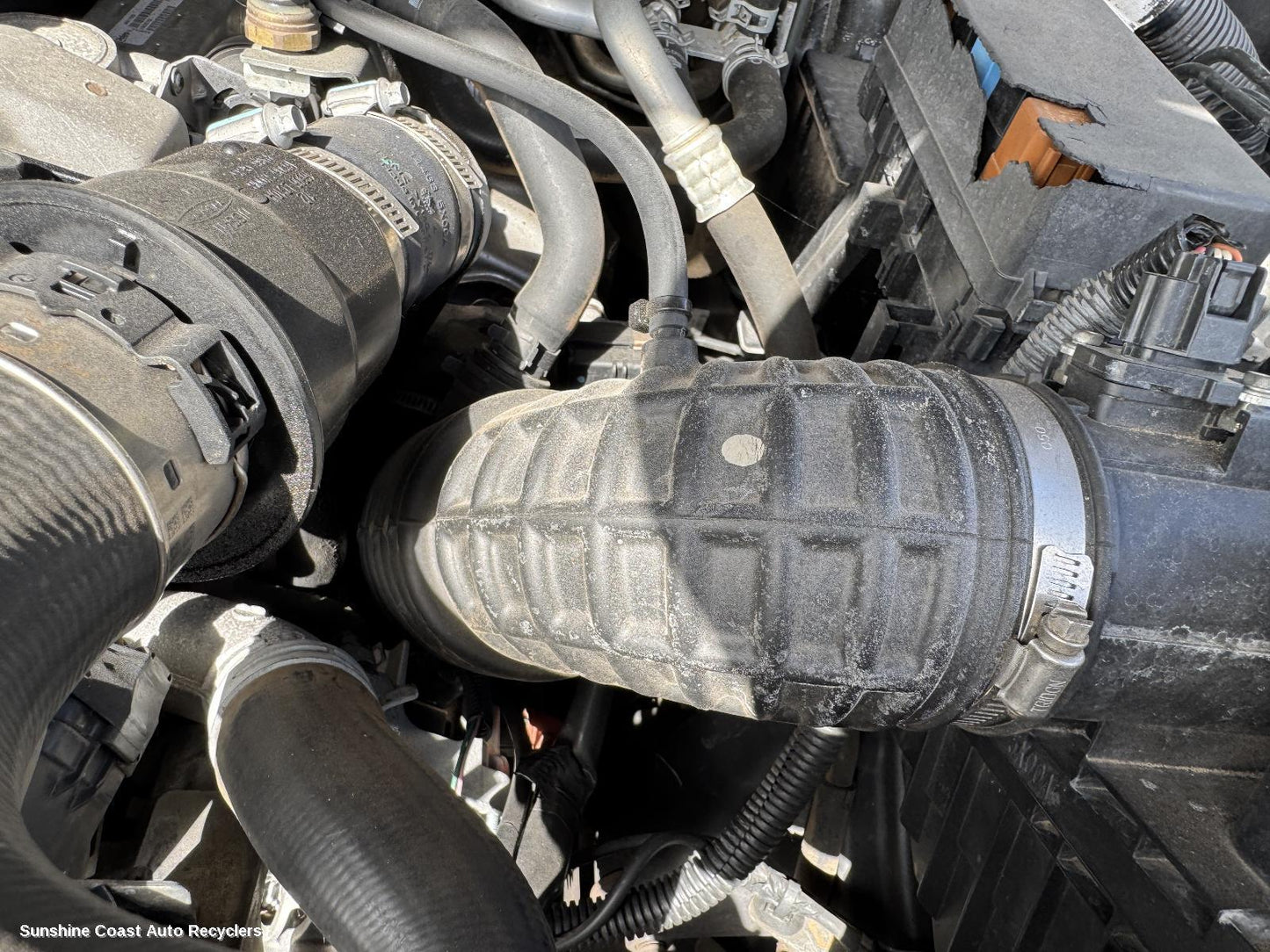 2012 Nissan Pathfinder Air Cleaner Duct Hos