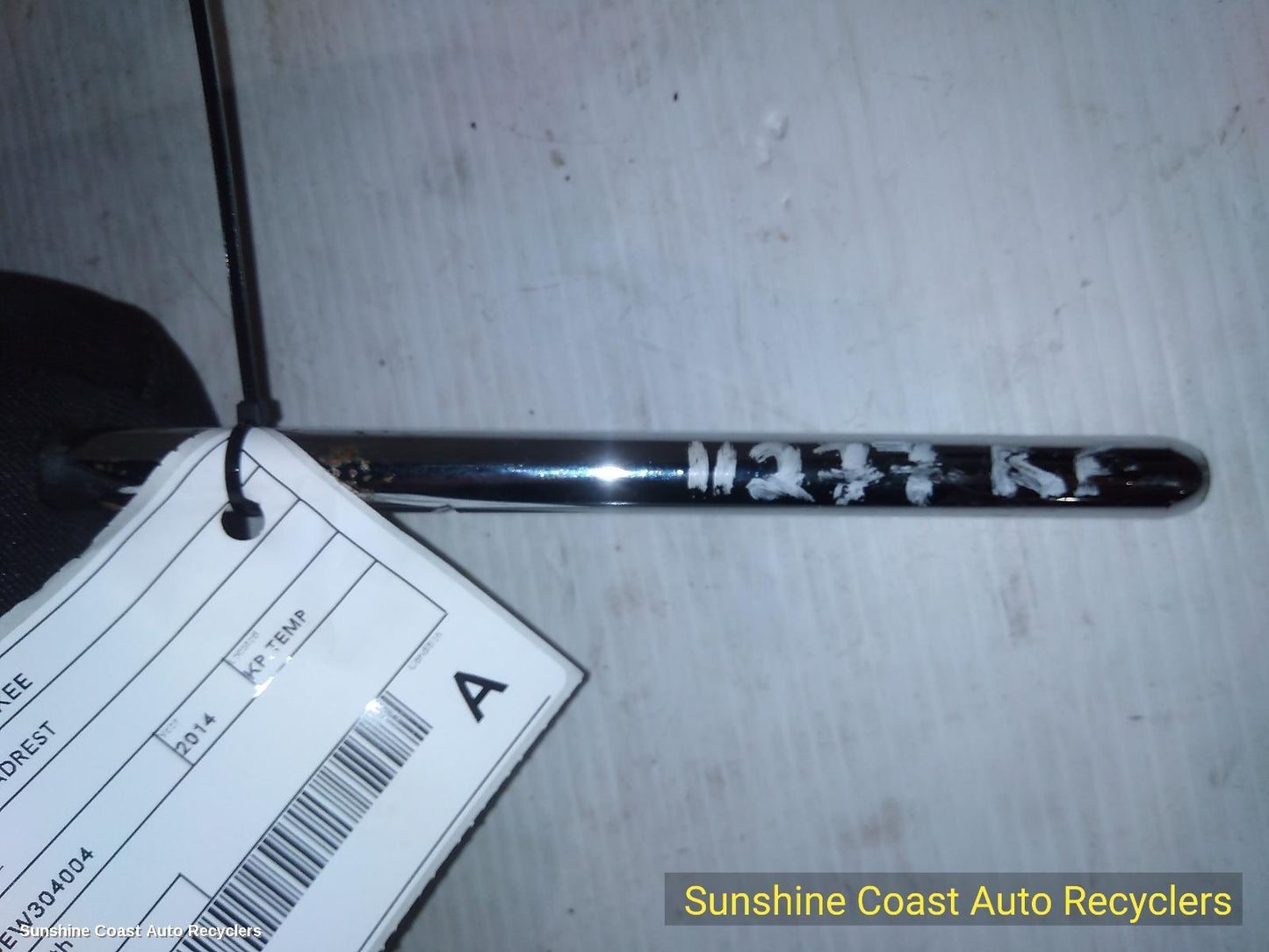 2014 Jeep Cherokee Headrest