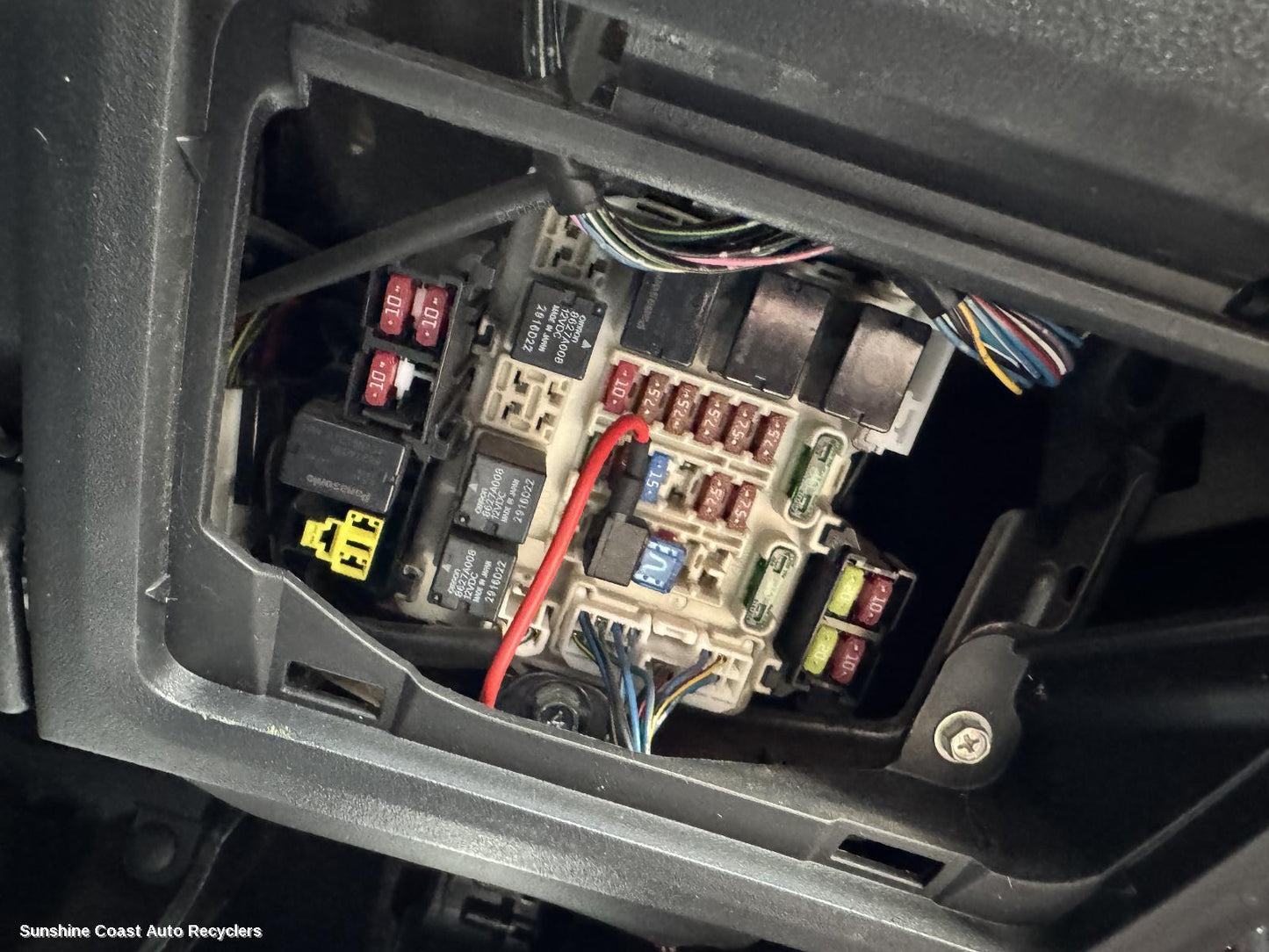 2016 Mitsubishi Pajero Fuse Box