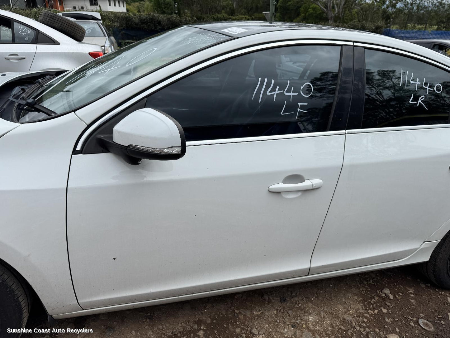 2012 Volvo S60/v60 Left Front Door Window